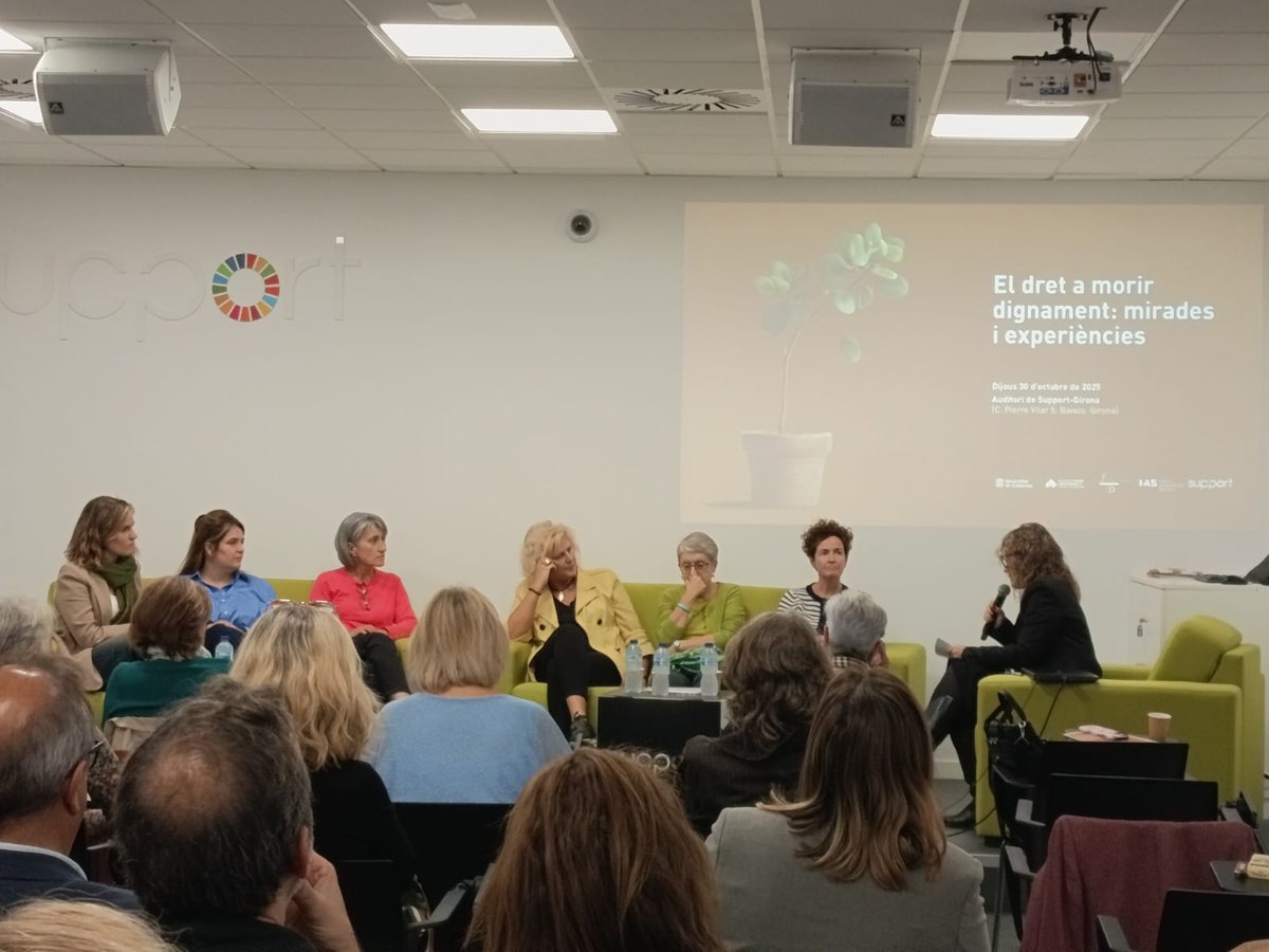 Interessant jornada sobre "El dret a morir dignament:mirades i experiències."
Molt bons professionals q expliquen la seva experiència professional i personal. 
Des de l'EAPS Mutuam Girona continuem formant-nos. 
#FundaciónlaCaixa 
#EnfermedadesAvanzadas 
#FinaldeVida
<a href="/CatEaps/">EAPS Catalunya</a>