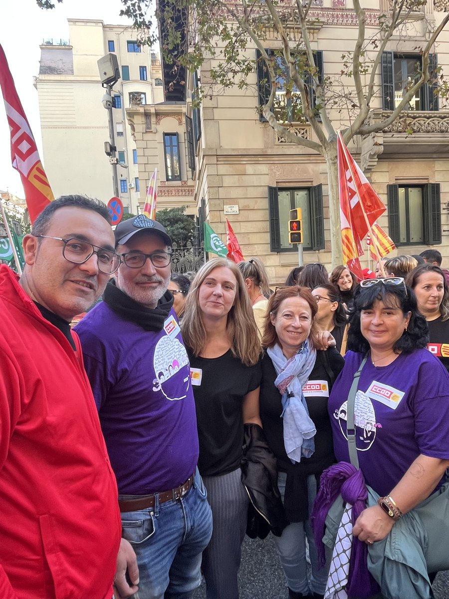 CCOOSPM's tweet image. Davant de la delegació del govern a Barcelona, reclamant l’actualització salarial de 2025 i més i millor ocupació pública ⁦@ccoo_fsc_cat⁩ ⁦@FSC_VOCC_CATC⁩ ⁦@CCOO⁩ ⁦@ccoo_vocc_catc⁩