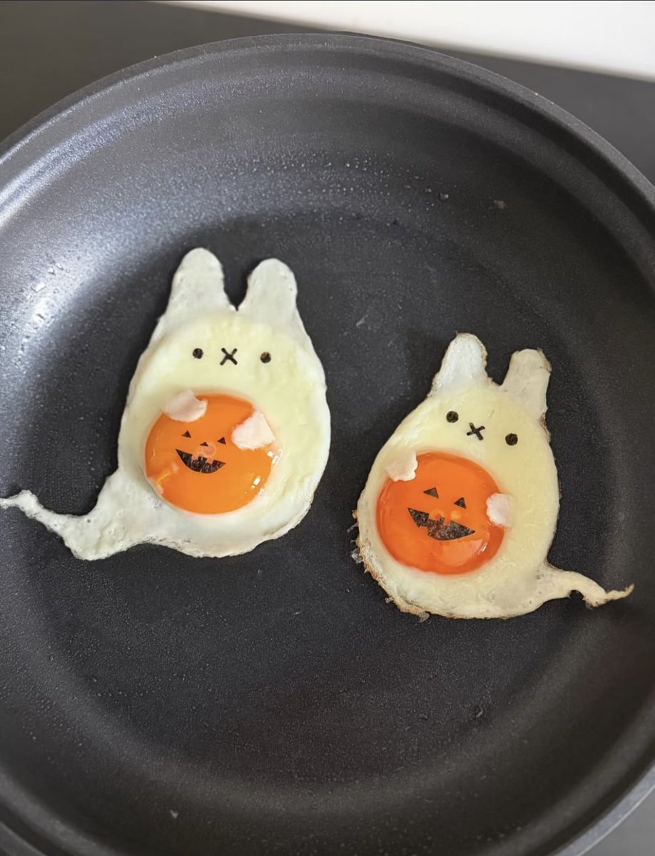 sweetxdessert's tweet photo. Miffy sun-side-up eggs 🍳 https://t.co/MAhkKi8ECt