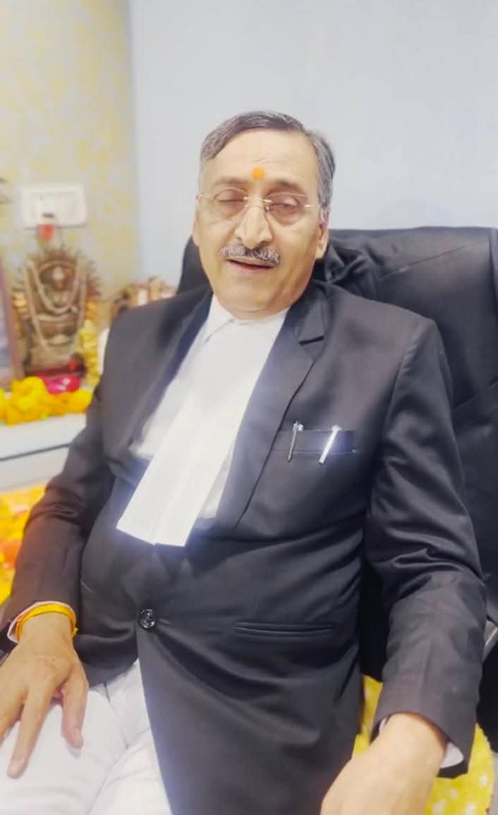 Deepeshpatel87's tweet image. हम मान लेंगे बी एन राव ने संविधान लिखा है, पर उनसे मेरे कुछ सवाल हैं, सही सटीक और तर्कसंगत इन सवालों के जवाब दीजिए !!

1 ) अगर संविधान बी एन राव ने लिखा है तो SC ST OBC वालों को आरक्षण क्यों दिए, सवर्णों को क्यों नहीं ?

क्योंकि सवर्णों के द्वारा हमेशा आरक्षण का विरोध किया जाता…