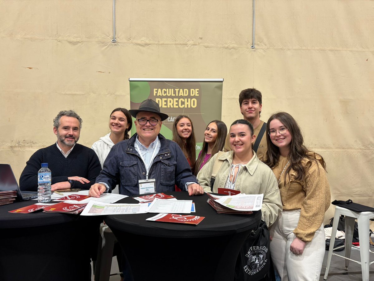 Continuamos en la Feria Educativa de la Universidad de Extremadura <a href="/infouex/">UEx</a>, en Cáceres: