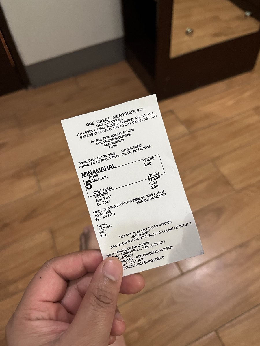 Snippets of my Minamahal journey. Akala ko tlaga di na ako makakapanood. Buti na lang nakita ko sa x na showing ulit sa gmall Davao. Kahit walang plano, lumuwas ako sa city. That was five hours commute from my municipality. 

MINAMAHAL ON NETFLIX PLEASE