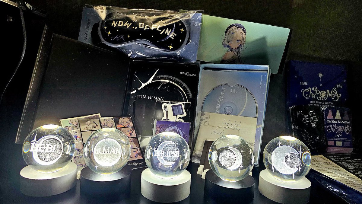 fha0273's tweet image. @hebi0211 완전 이뿌자네 ㅠㅠㅠ.. 이거 디자인하고 만드신분들 너무 고생하셨어요 ㅠㅠ.. 이러면 몇주 걸려도 이해해!! 흐아아아 드디어 왔다아아아!!
(근데 무드등 기스난거? 솔직히 난 이뿌다고 생각함 ㅋㅋㅋㅋ 팬딩이든 업체든 문의안함 그냥 내꺼임 ㅋㅋ) 
#헤비 #hebi #humaneclipse #BeI