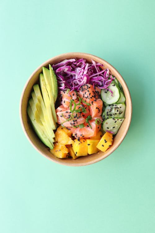Una versión de poke bowl pero con salmón cocido revistatodolochic.com/una-version-de…