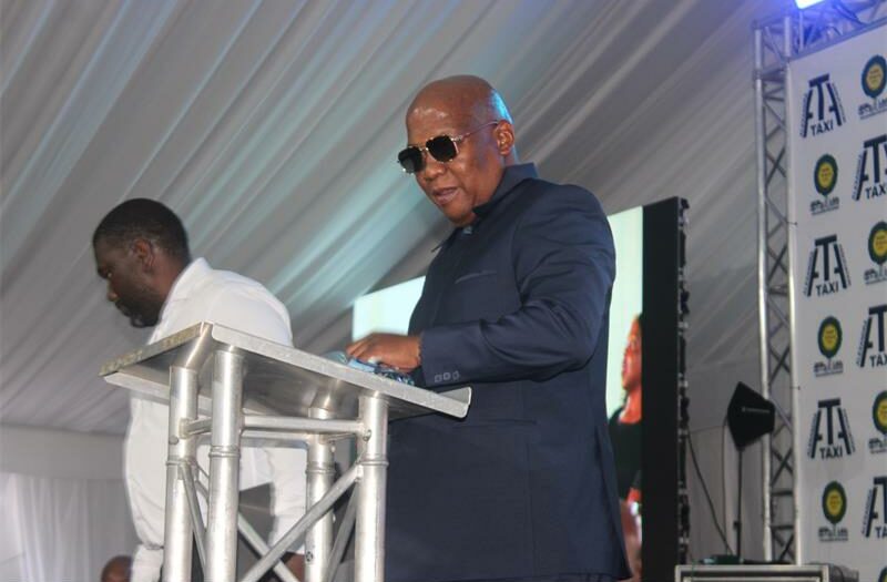 BREAKING NEWS : Chair of the Alexandra, Randburg, Midrand, and Sandton Taxi Association, Molefe Moekeletsi has been shot and killed in Viola Crescent, Marlboro Gardens. 

Its understood that Moekeletsi had survived previous attempts on his life. 

#KayaNews KS. 
📷: Itumeleng