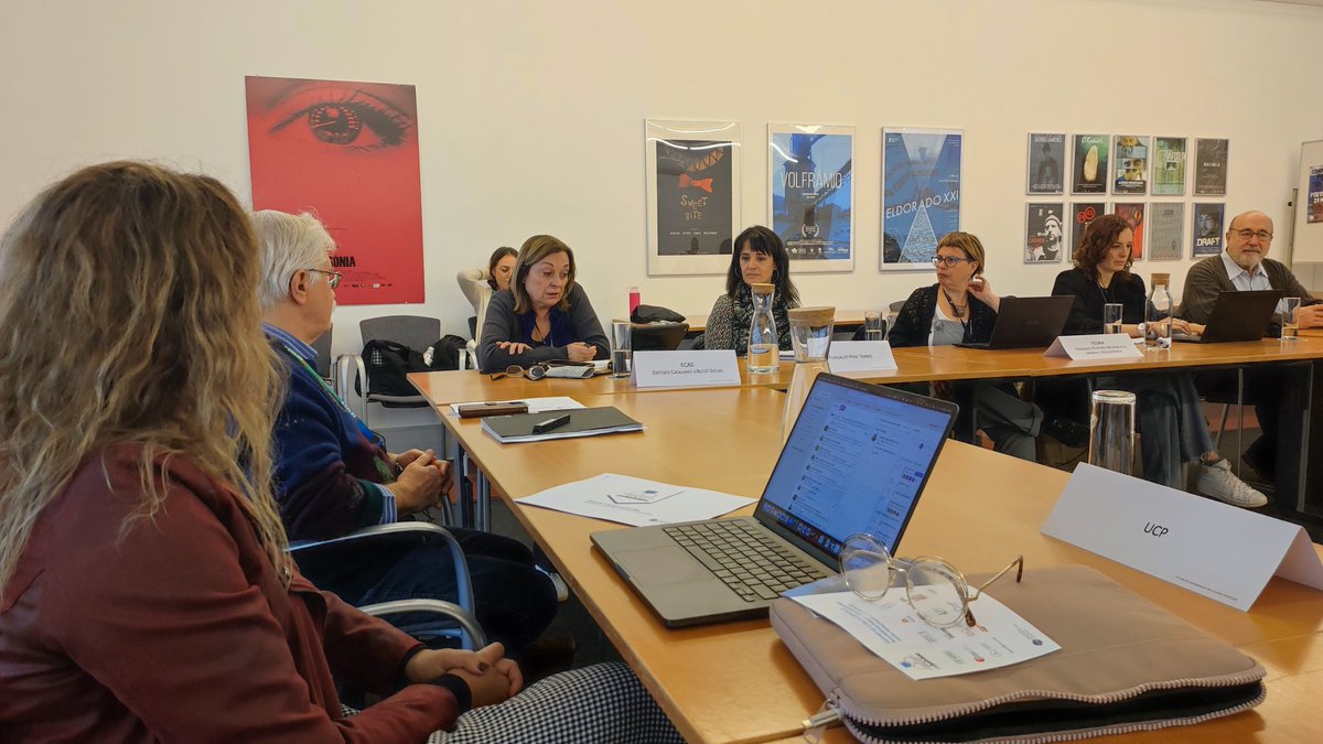 📸A delegação da <a href="/Taula3sector/">Taula Tercer Sector</a> acompanhada pelo Delegado Rui Reis visita a <a href="/catolicaporto/">Católica - Porto</a>

Os académicos da Área Transversal de Economia Social apresentaram a atual estrutura e desafios do terceiro setor social português às entidades catalãs, que também falaram dos seus projetos.