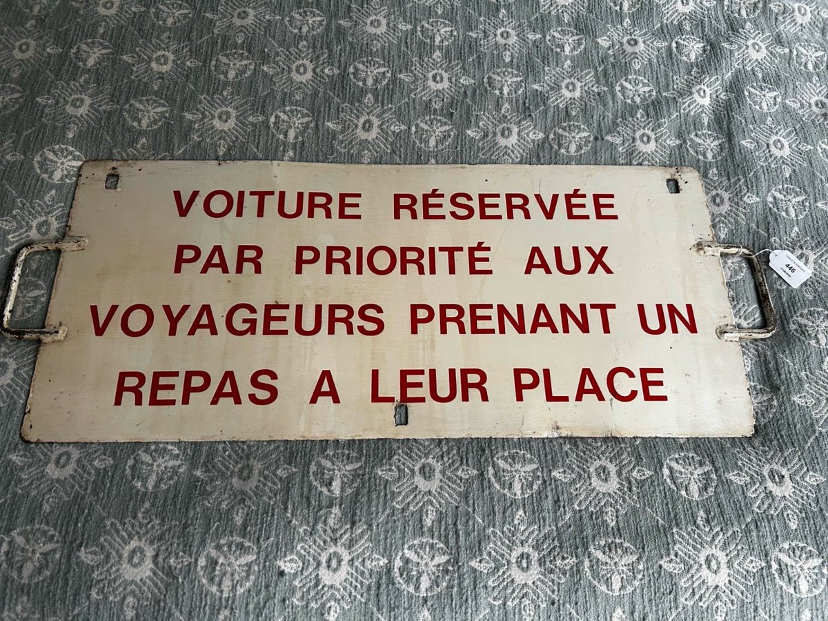 [#appel à informations 📢] Si vous possédez des informations sur cette plaque de train (recto/verso), n'hésitez pas à nous contacter, ici ou par mail à l'adresse contact@ahicf.com 📨
🔎 Nous sommes preneurs d'autres photos, de documentation d'époque, de documentaires qui nous