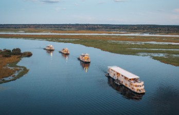 xvliving's tweet photo. It's Green Season around the Zambezi 🦓🐊🐘🦛  Every lodge is offering specials. Here are some very attractive ones: https://t.co/PFNNSMcuX0