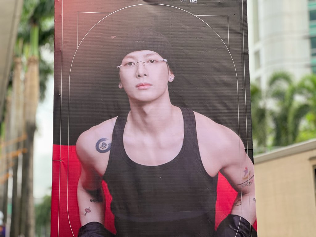 AranetaCity's tweet photo. We GOT you, Aghase! 💚Mr. Wang fills📍 Fiesta Carnival Arcade with Magic Man lamp post banners.🔥💯

Download the Araneta City Mobile App and see activities and events await you!
🔗: https://t.co/YYRZK4wSj2

#CityOfFirsts #AranetaCity #JacksonWang #MagicMan https://t.co/KumefDqGwG