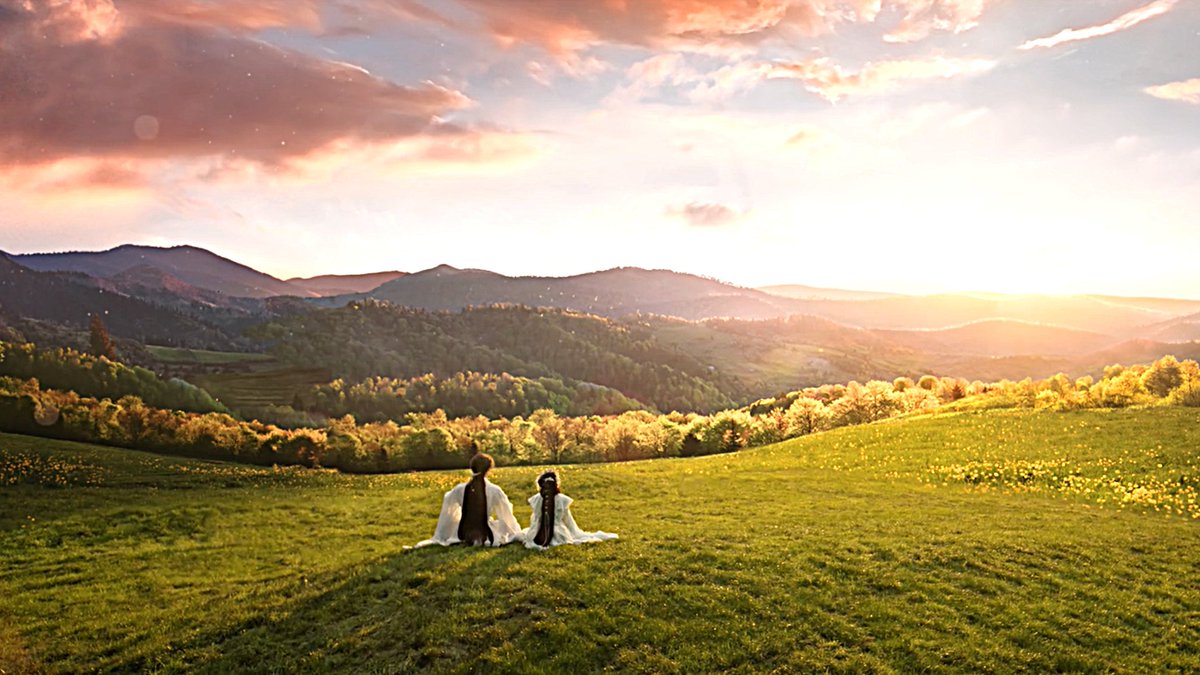 sunmilkeb's tweet photo. bathed in the golden sunset, the two sat together in matching blue robes, surrounded by gentle hills 

────hǎo làngmàn ⭒₊ ⊹📷🧡🌇₊ ⊹⭒

#SwordAndBeloved #天地剑心 #ChengYi #LiYiTong #FuGui #QingTong https://t.co/bdc1IA43Fq