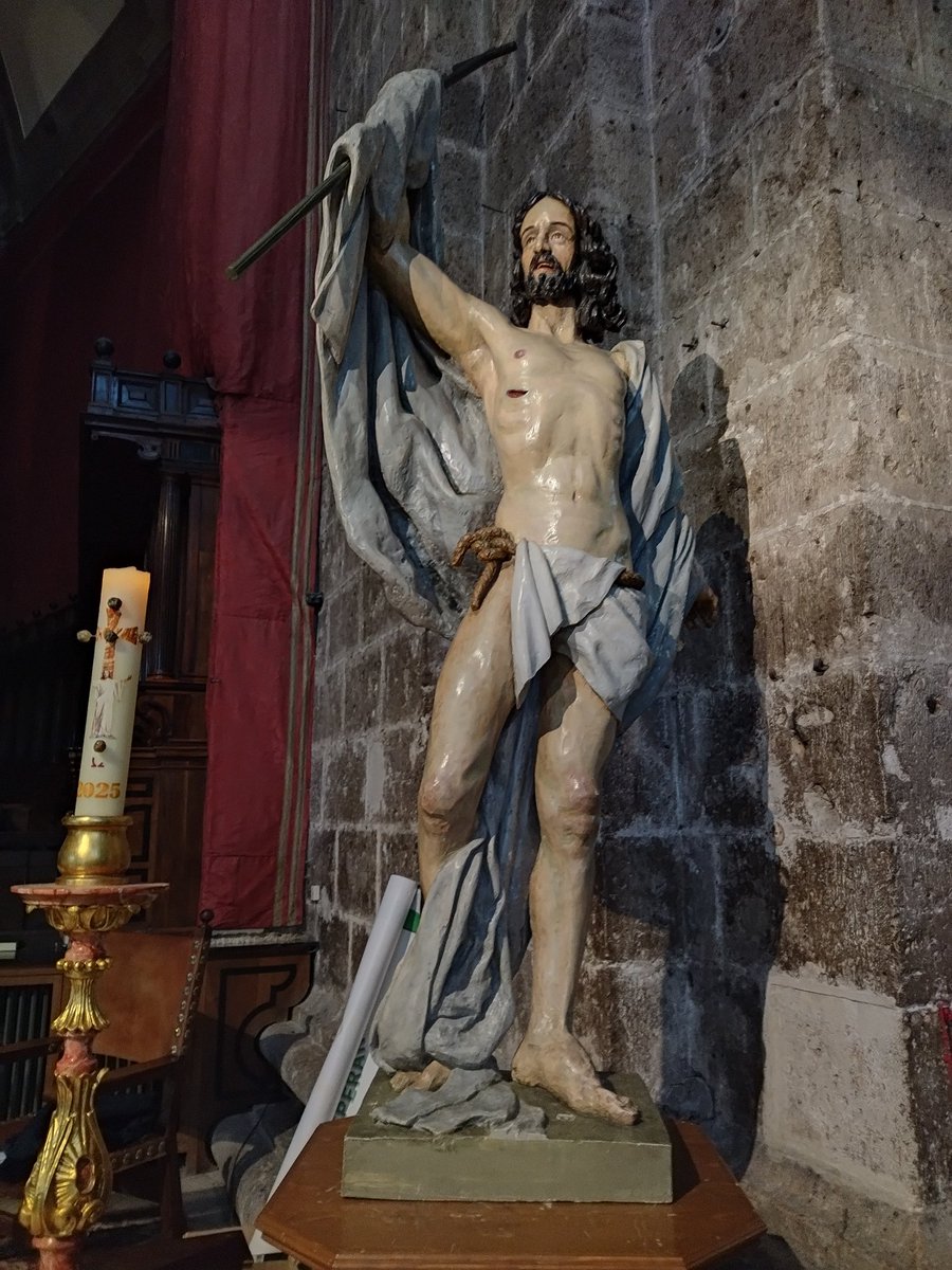 Con motivo del Jubileo Diocesano de Enseñanza, la imagen de Jesús Resucitado ha presidido la eucaristía celebrada por el arzobispo de Valladolid, don Luis Arguello.