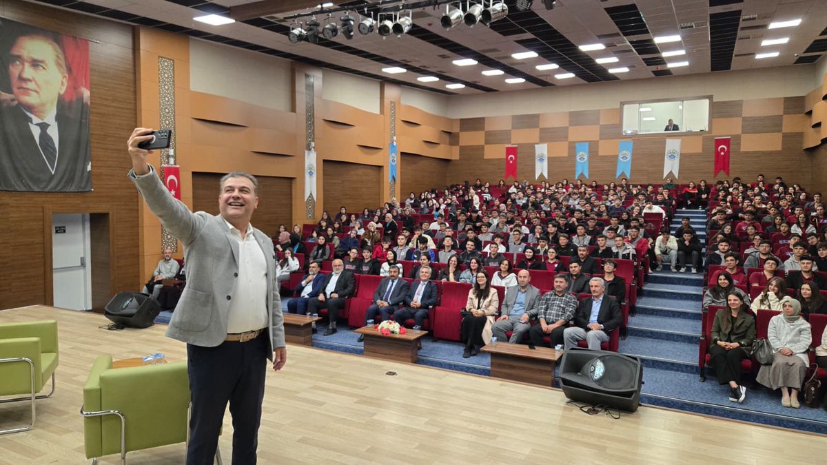 AHMETDAVU1's tweet image. “Onlar başardı. Haydi Suluovalı Gençler, Şimdi Sıra Sizde!”
Suluova Mentor-X Projemizin ilk konuğu kamu denetçisi ( ombudsman) Sayın Abdullah Cengiz MAKAS Gençlerle Buluştu. 
👉facebook.com/share/p/17o9FX…
@tcmeb @Yusuf__Tekin @farukyelkenci @cftcblnt @mehmetalikatip1 @acmakas