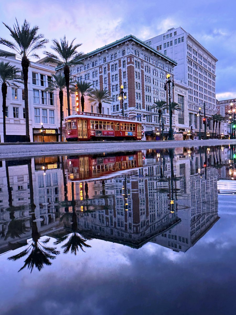 DavidMora's tweet image. Early morning reflections on Canal Street 🩵⚜️