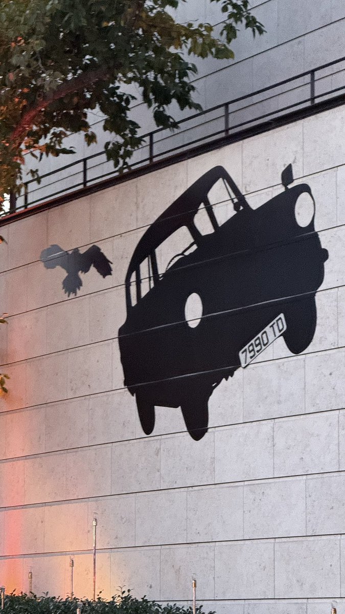 本日もご来場ありがとうございました。
相手から思いのバトンを受け取ることで、増幅する感覚、感情があることを知る。
明日は稲垣吾郎さんの最後のハリー。
あっという間にこの日がやってきた感覚。
いつも通り、楽しく丁寧に舞台に立とうと思います。
#ハリポタ舞台　#呪いの子