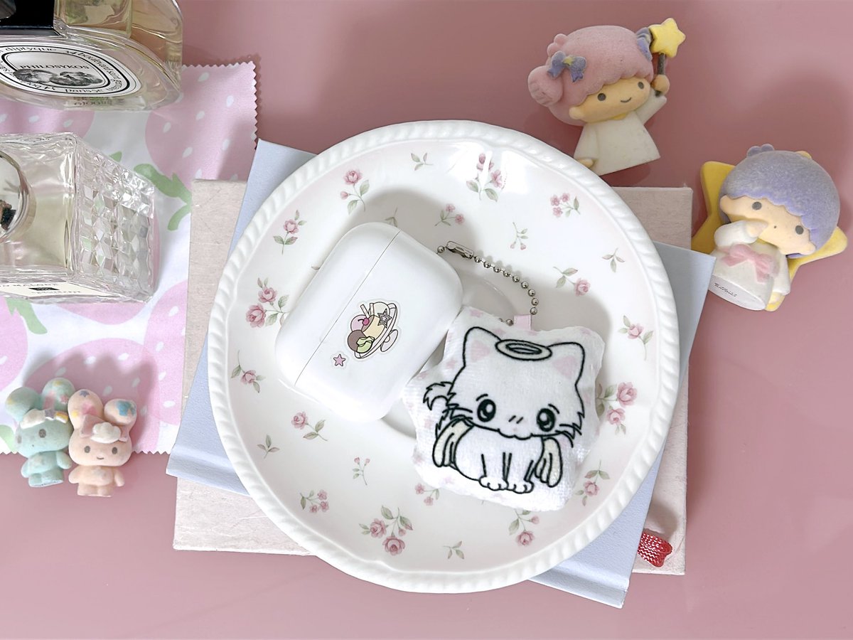 발그레 볼을 가진 천사고양이가 젤조아