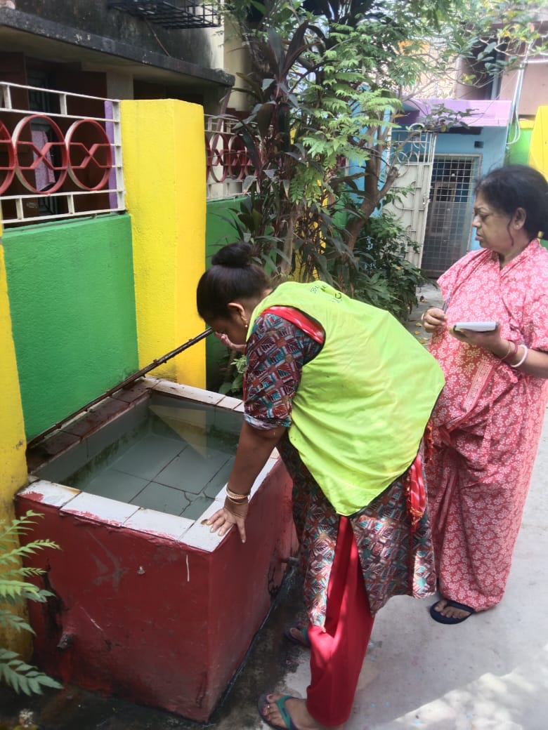 kmc_kolkata's tweet image. A few pictures of the frontline workers of the Vector Control Team on duty across the city.

#VectorControlByKMC #KMConDuty