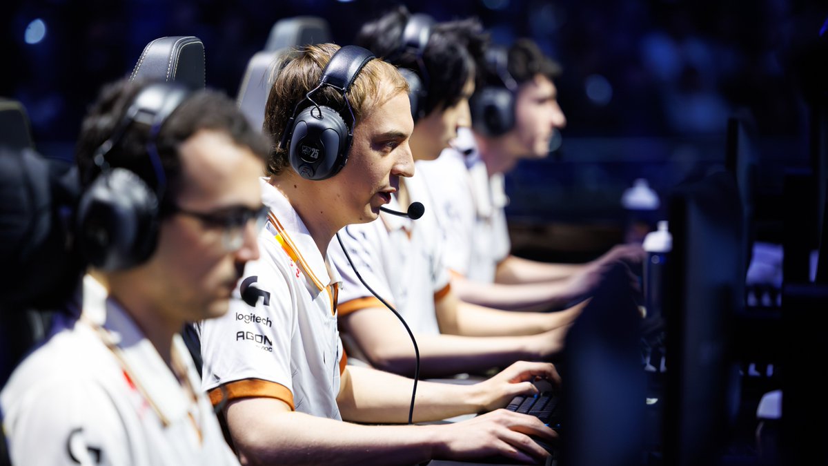 LEC's tweet image. 🤍