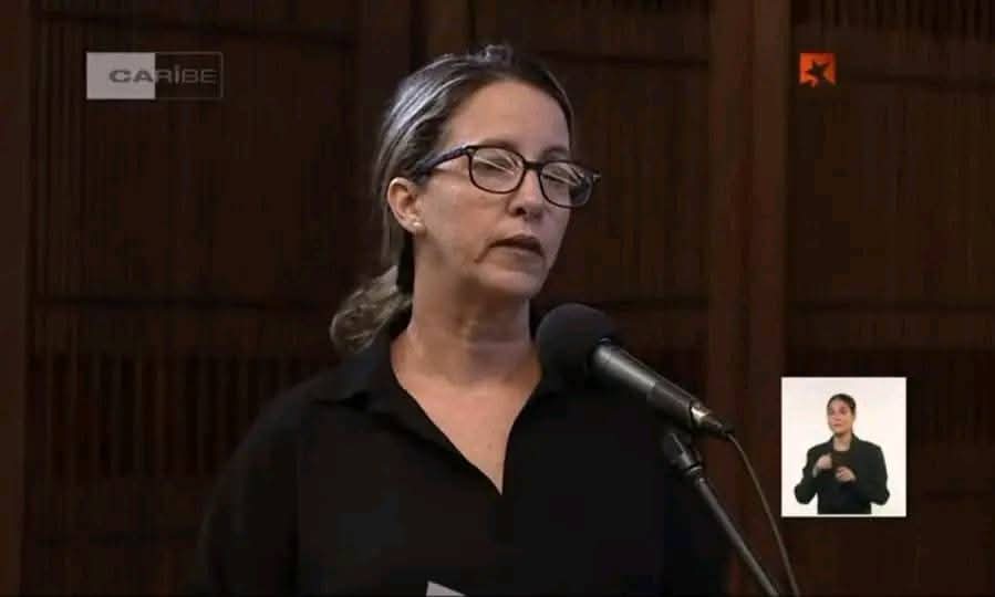 🇨🇺 La Ministra de Educación, Dr.C. Naima Ariatne Trujillo Barreto, informó:

➡️ Allí donde no sea posible la reapertura inmediata, se aprovecharán las instalaciones que hayan quedado en condiciones, pudiendo funcionar centros que acojan a varios niveles educativos. 

#CubaMined