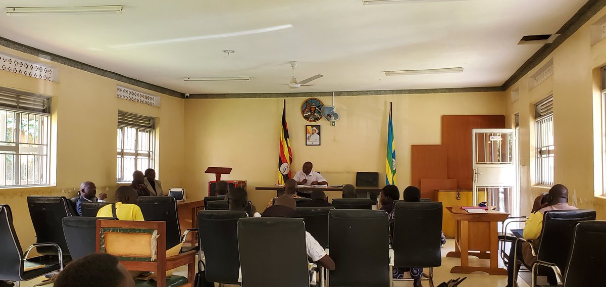 Update:
The Electoral Commission Officials on Thursday held harmonisation meeting with Mayoral Candidates for Gulu City
Mike Juuko, the Electoral Commission Returning Officer for Gulu City cautioned the Aspirants against using defamatory languages.