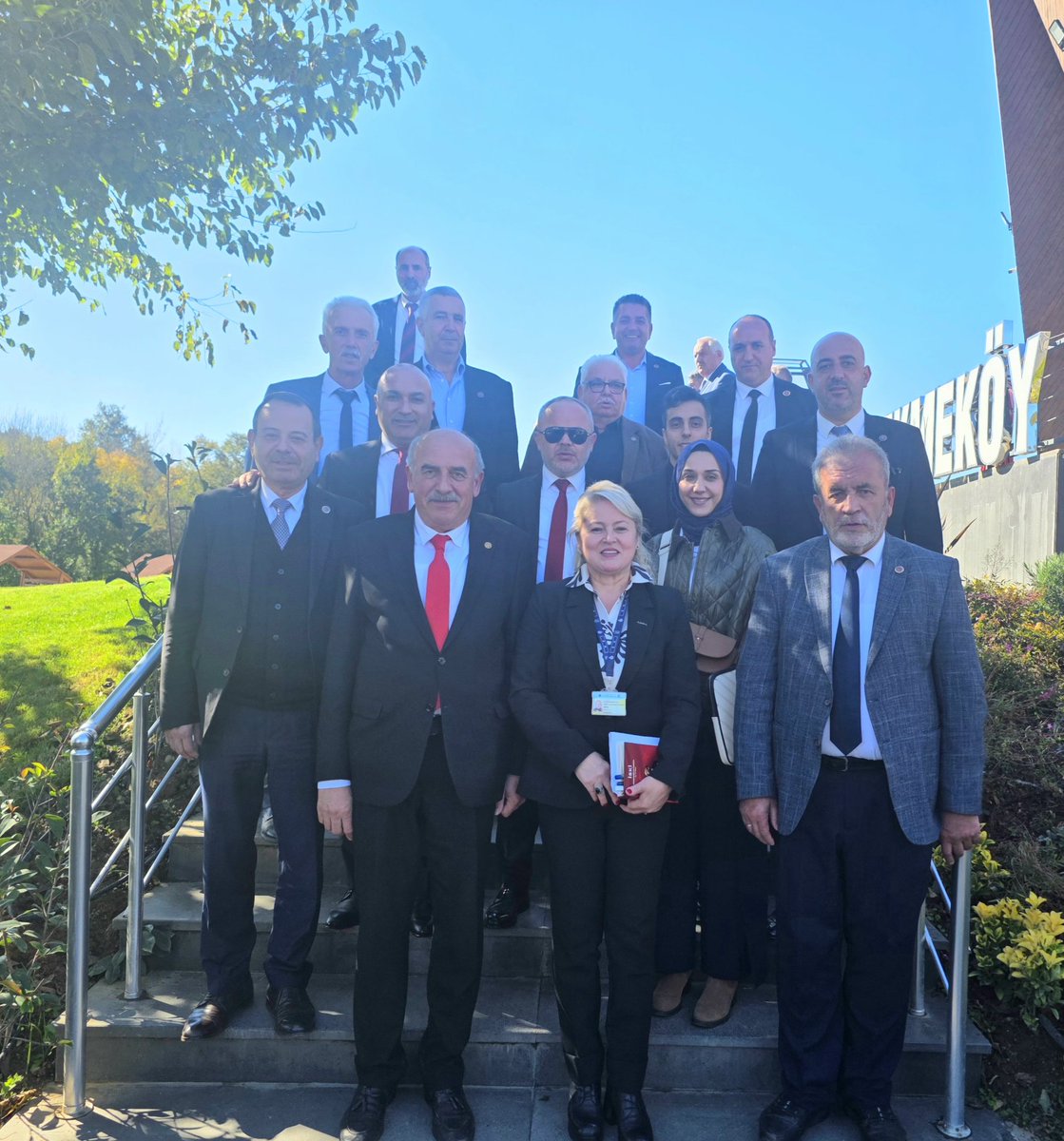 Çekmeköy Belediye Başkanımız Sayın Orhan Çerkez’in ev sahipliğinde, İstanbul Valimiz Sayın Davut Gül’ün başkanlığında gerçekleştirilen Çekmeköy ilçe muhtarları toplantısına İSKİ adına katılım sağladık.

Toplantıda, Çekmeköy’ün değerli muhtarları İSKİ ile yürütülen koordineli ve