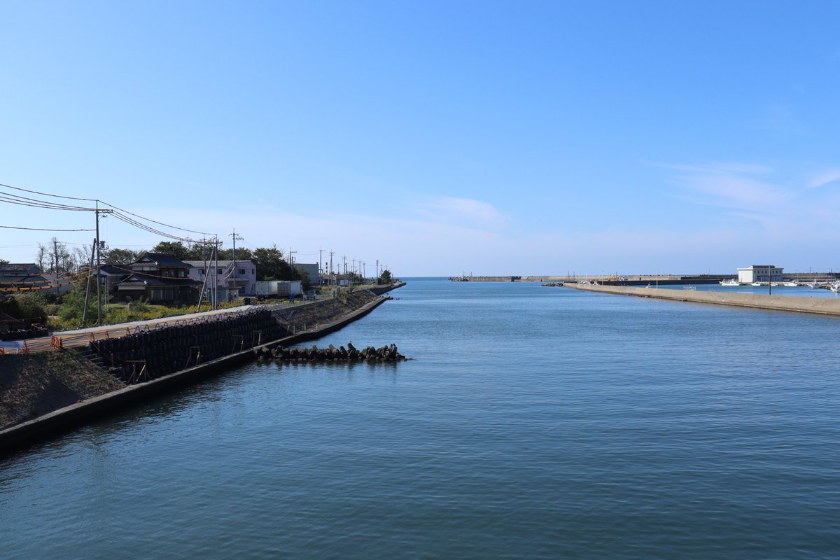 acapple0201's tweet image. #写真好きな人と繋がりたい 
#写真で奏でる私の世界 
#網代漁港

真っ青な空と海
何処までも続く青でした✌