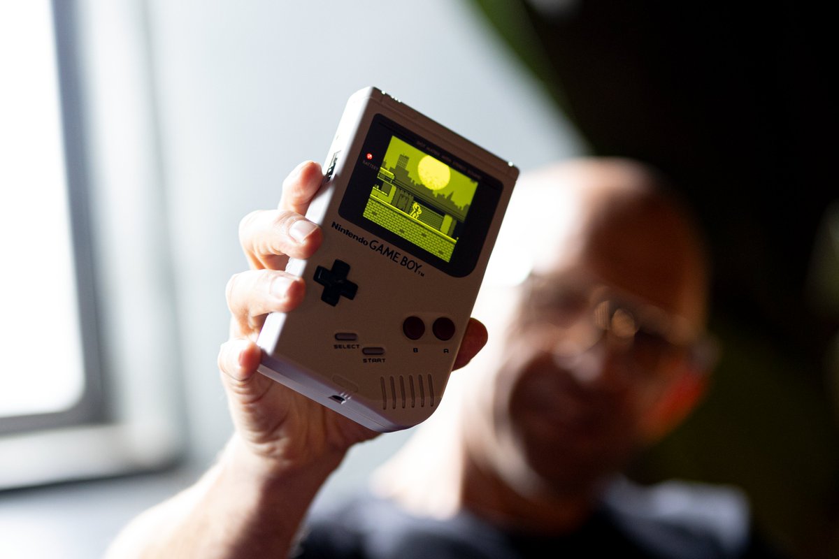 JasonBradbury's tweet photo. I'd ask you to name the game, but it's been created from the ground up for our @Kickstarter movie, CTRL AI Delete!! And it's working on my Game Boy! How bl&*dy cool is that!? It's the creation of @TinyDevilGames so, yeah, show him some love! More news about this little game and the movie SOON!👾🎬

Big up https://t.co/13ymr7go66 for the epic photo 📷
