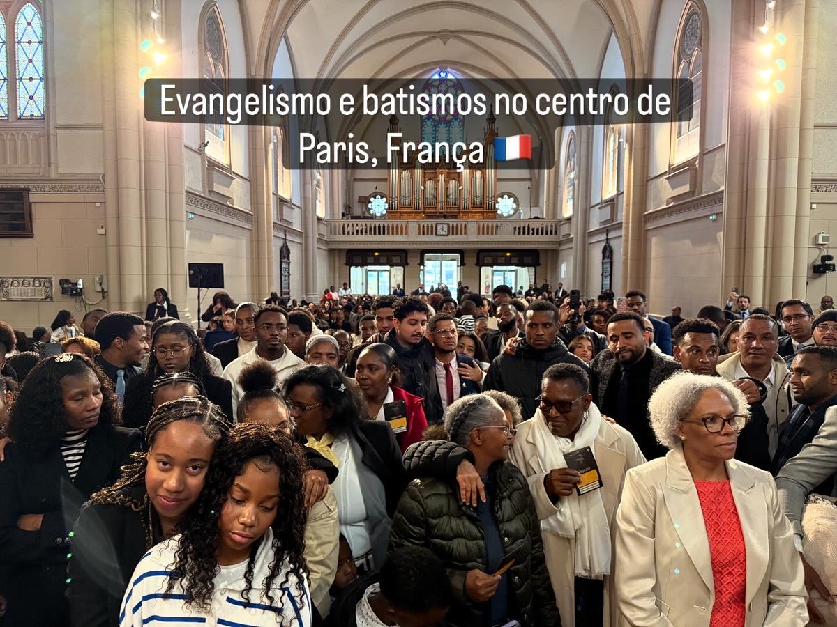 PrLuisGoncalves's tweet image. Juntamente com o meu sogro @pr.joserosa, vivemos dias incríveis de  #Evangelismo, #pregações, #estudos bíblicos, #apelos, #decisões e #batismos em três países da Europa, finalizamos na cidade mais turística do mundo, Paris! A Luz do #Evangelho iluminou muitas vidas.