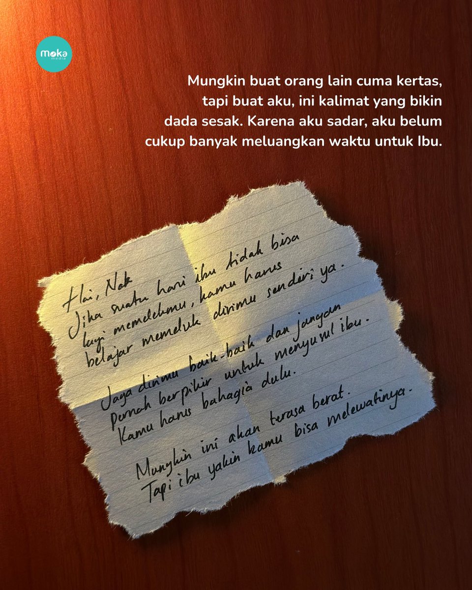 redaksimoka's tweet photo. Awalnya mungkin kamu pikir ini cuma kertas biasa. Tapi coba deh geser ke samping dan baca isinya, nanti kamu akan tahu kenapa banyak orang yang nangis setelahnya!

"Nak, Hidup Ingin Kau Lebih Kuat" sebuah buku dari @selfnotification 

#nakhidupinginkaulebihkuat https://t.co/AStdUNLfRE