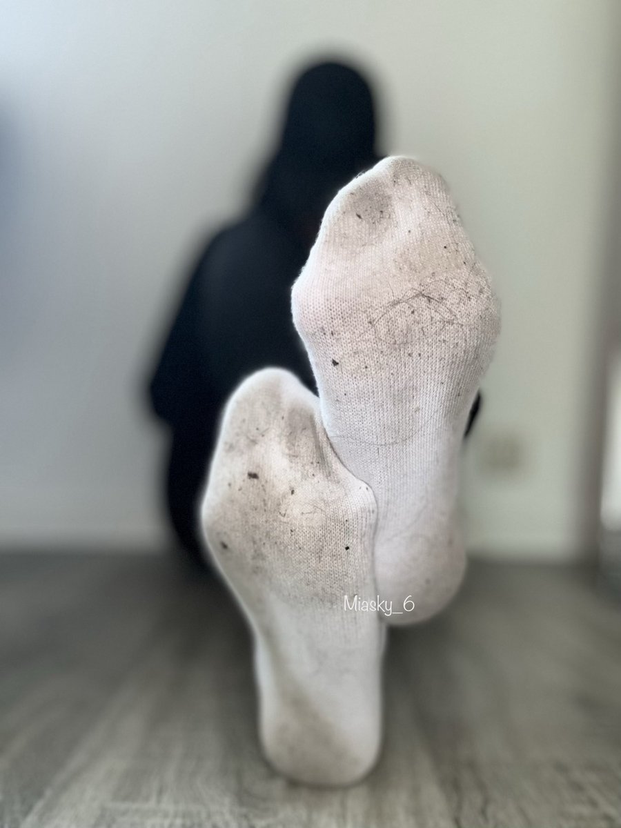 Sockenschnüffler aufgepasst:👃💦
feucht, getragen, süchtig machend… wagst du es, tief einzutauchen und dich von meinem Duft vollkommen einfangen zu lassen?🔥
Jeder Atemzug zieht dich immer weiter hinein, bis du nichts anderes mehr willst💋

<a href="/WornSocks69/">Worn Socks</a> <a href="/sockheaven25/">Socksheaven1.3</a> <a href="/Soxsnake/">SmellySocksFetish</a>