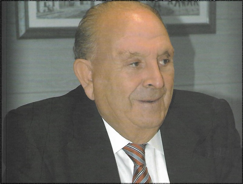 🏛️🏅 El Pleno aprueba la concesión de honores y distinciones por el 521 Aniversario de la Villa de #ColmenarViejo

🎖️ Ginés Bartolomé Sanz será nombrado 'Hijo Predilecto de la Villa'

ℹ️ Todos los detalles aquí:
colmenarviejo.com/comunicacion/n…

➕👇