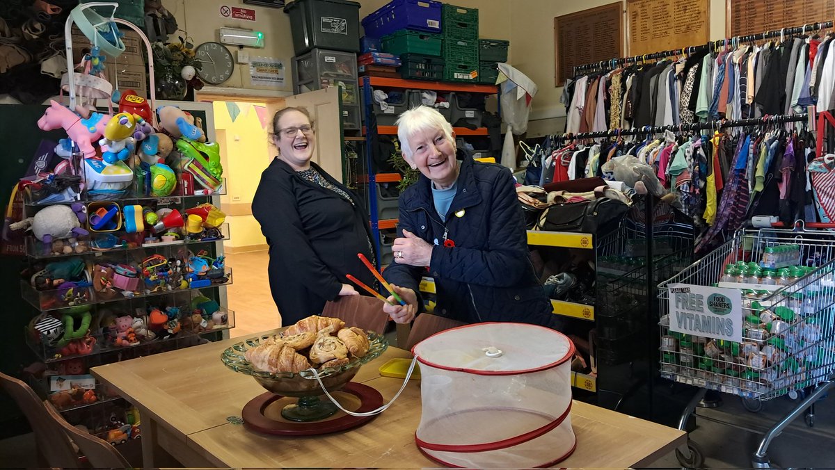 wellyeco's tweet image. SWAP SHOP, SUB, HAPPY CAFE, FOOD SHARERS &amp;amp; more on now!

ECO HUB Swanspool Pavilion, 10-2:

🔵 Wellingborough Swap Shop
🟣 SUB School Uniform Bank
🔴 FREE multi-vitamins
🟢 Food Sharers
🟡 Happy Café
🟠 Swanspool Gardens
⚫️ FREE PAT Testing

wellingboroughecogroup.org.uk/eco/hub/ #swapshop 🙂