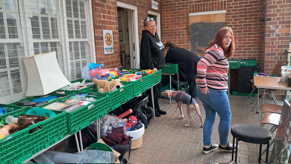 wellyeco's tweet image. SWAP SHOP, SUB, HAPPY CAFE, FOOD SHARERS &amp;amp; more on now!

ECO HUB Swanspool Pavilion, 10-2:

🔵 Wellingborough Swap Shop
🟣 SUB School Uniform Bank
🔴 FREE multi-vitamins
🟢 Food Sharers
🟡 Happy Café
🟠 Swanspool Gardens
⚫️ FREE PAT Testing

wellingboroughecogroup.org.uk/eco/hub/ #swapshop 🙂