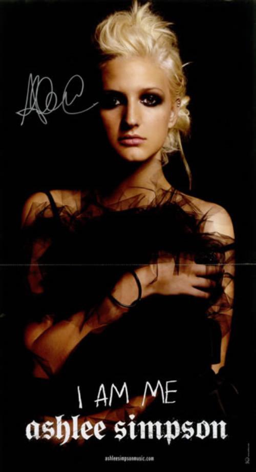 GingerReload's tweet image. Nell’ottobre di 20 anni fa usciva I AM ME, 2^ album di #AshleeSimpson, fortemente influenzato da famoso “Saturday Night Live incident”, che ha penalizzato irrimediabilmente la sua carriera. VE LO RICORDATE? 🧡

💿 LA MIA RETROSPETTIVA 👉
facebook.com/share/1FcNvwbJ… @ashleesimpson