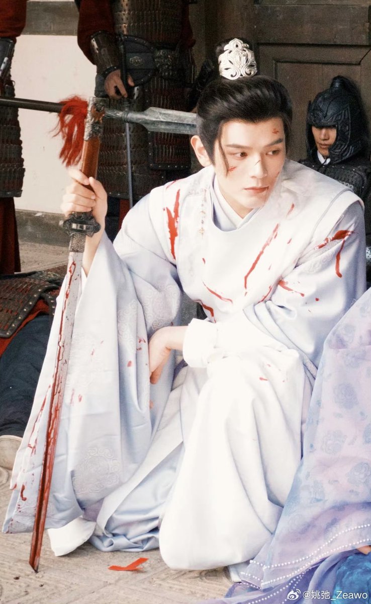 하하하 근데나도 진짜로 즌2에서 이장면이 제일 기대됨 피투성이 분장을 한 미남.. 예고편에 나왓던 이태와 원조가 등을 맞대고 싸우는 장면일까
아님 반역을 일으키다가... 어찌저찌하게되는 장면일까 넘 궁금하고 be충으로써 제발저요 라고함