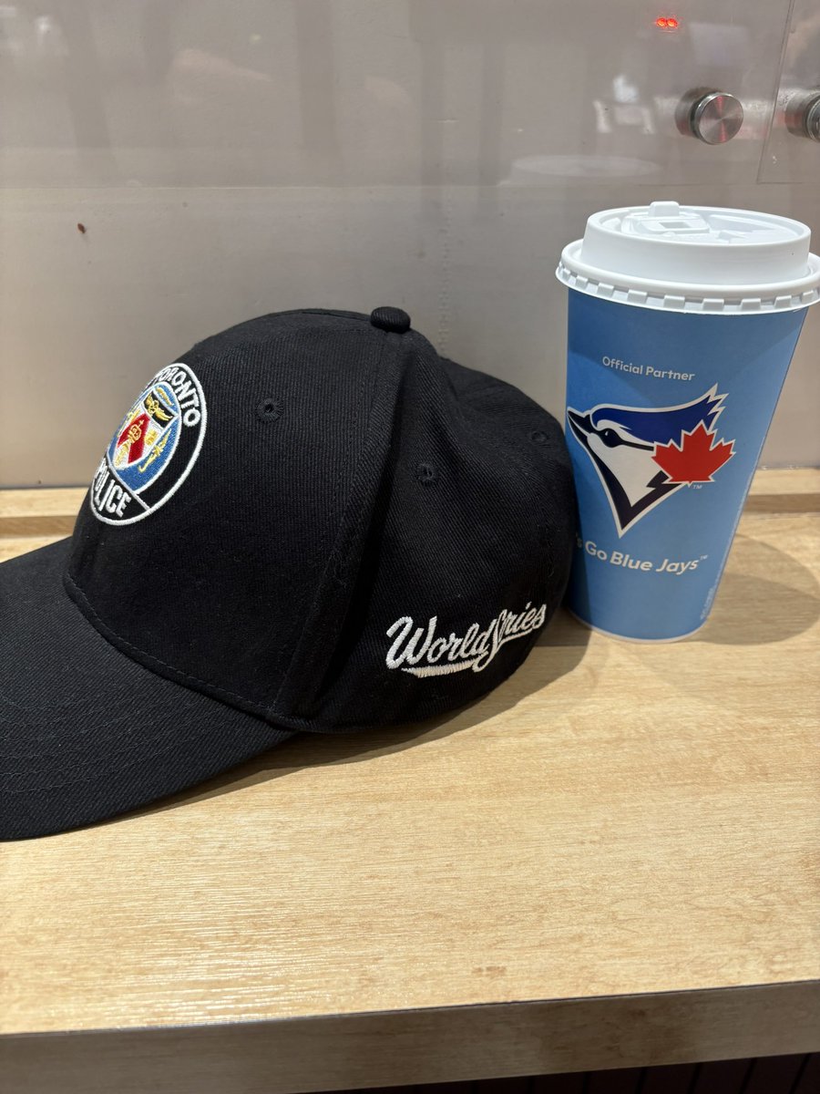 I remember watching the Jays won the last World Series in 1993. I can’t believe we are about to do it again!!!
Game 6, Let’s get it done! GO JAYS GO!!!! 
💙❤️💙
#BlueJays #Toronto #WorldSeries