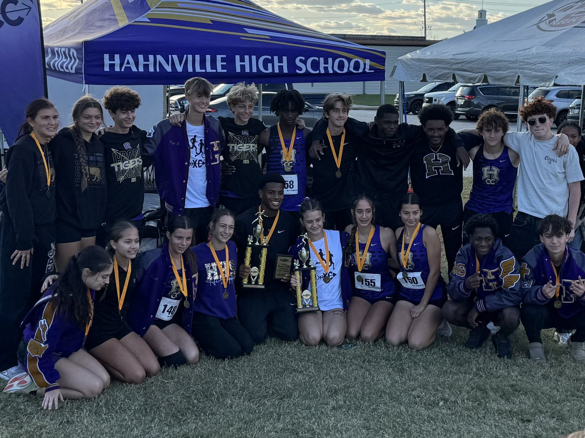Congratulations to <a href="/HahnvilleHigh/">Hahnville High</a> Girls and Boys CC teams! 🏃🏃‍♀️🏆🥇
#ProudDaddy❤️