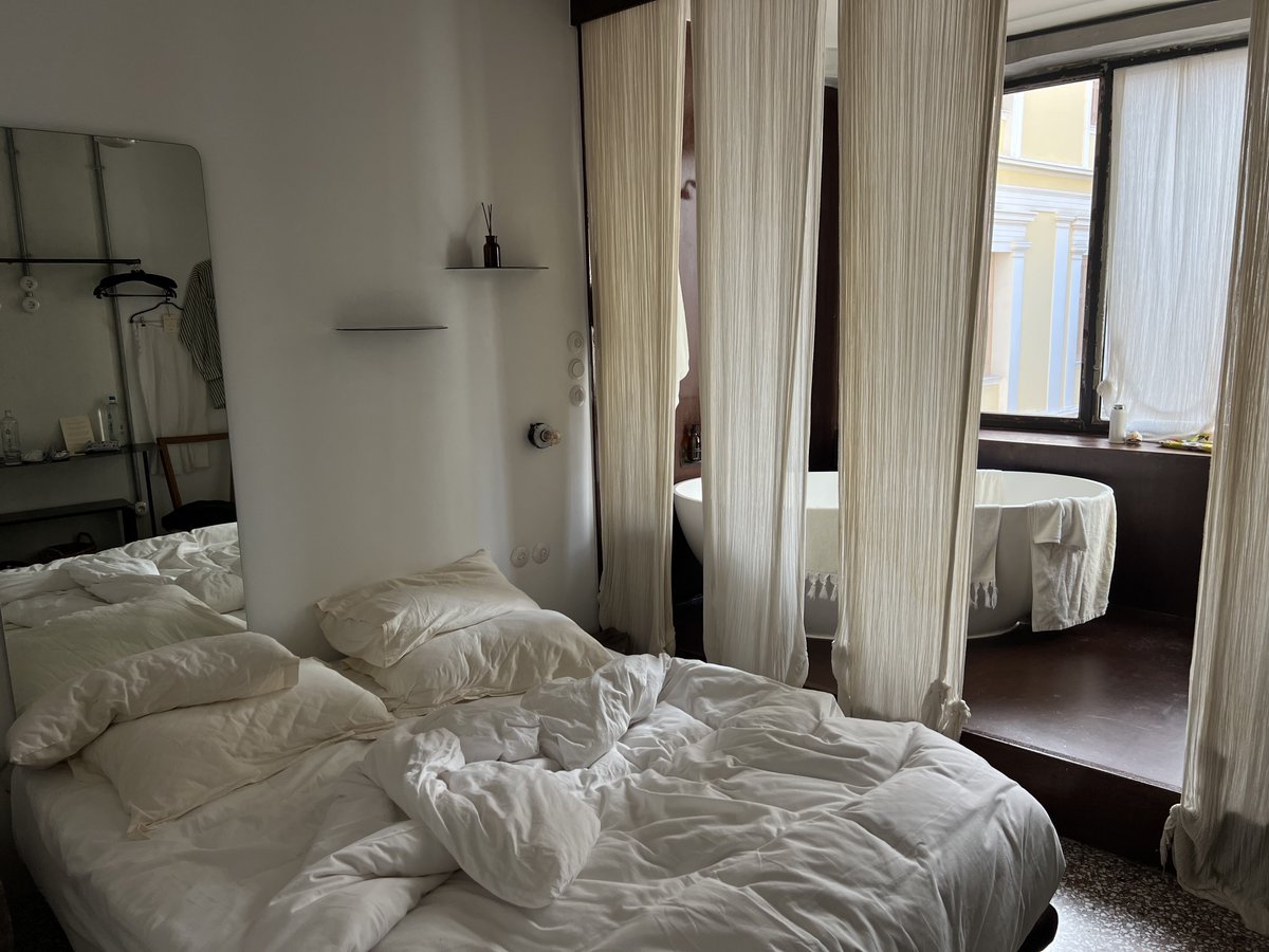 paolalien's tweet image. my hotel in athens was insanely beautiful