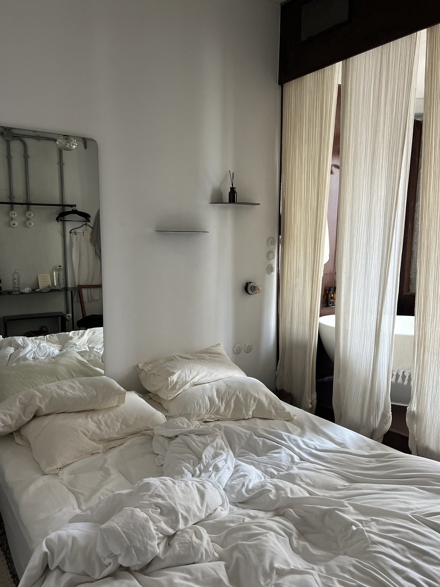 paolalien's tweet image. my hotel in athens was insanely beautiful