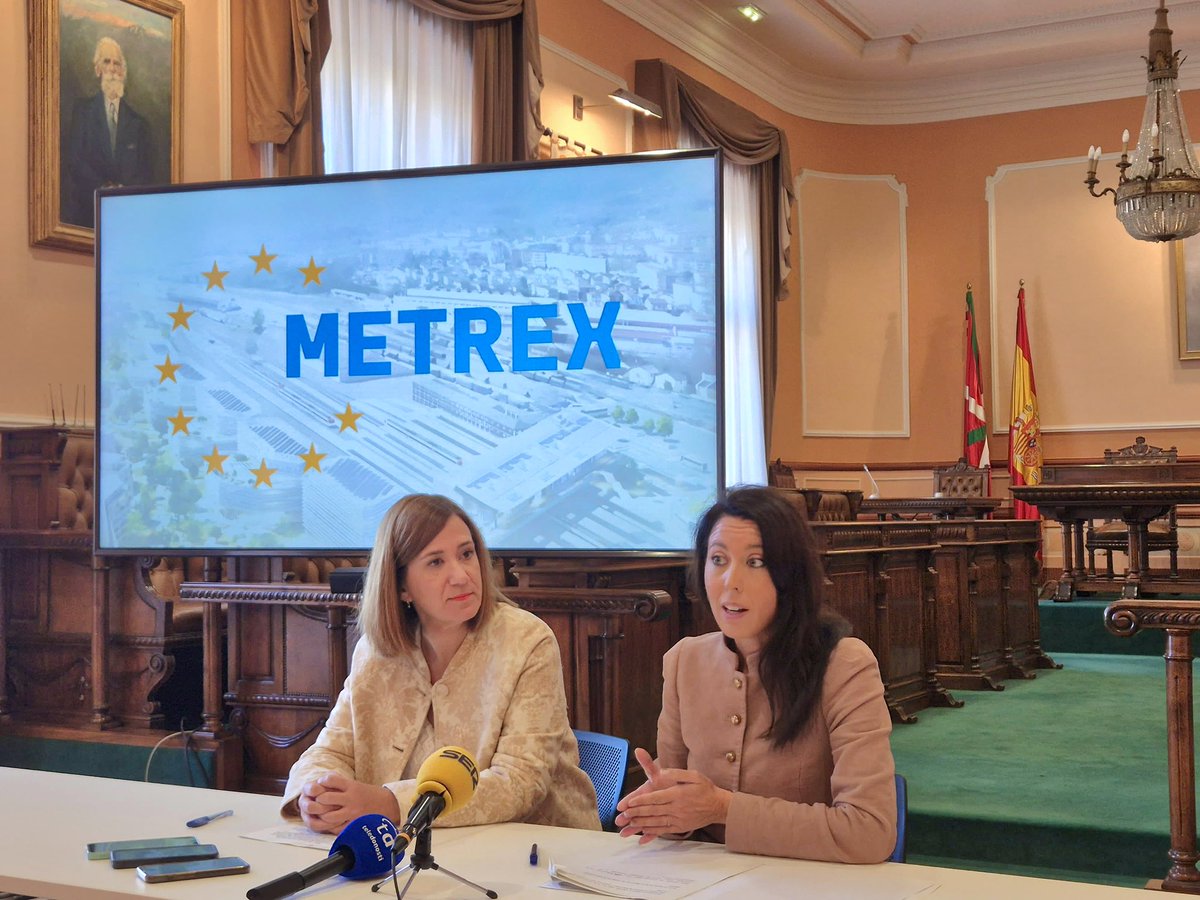 AzaharaDomingue's tweet photo. Presentamos junto a la alcaldesa de @Irun_informa @c_laborda la conferencia #METREX, que celebraremos los días 6 y 7/10 en @FicobaFundazioa. Más de 50 representantes europeos vienen para conocer el trabajo que realizamos en #Gipuzkoa en movilidad sostenible y regeneración urbana. https://t.co/ePQxC0D1lc