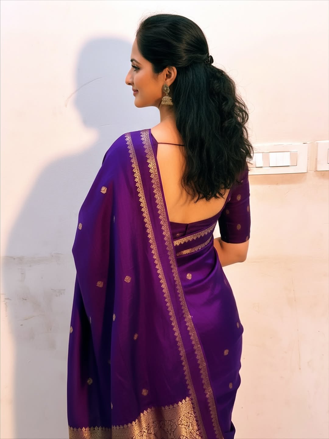 G4geIgBa8AMm_bB?format=jpg&name=large