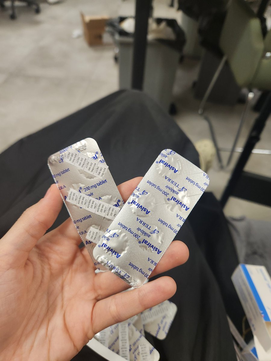 sevgili ilaç firmaları
ALLAH RIZASI İÇİN şu blisterlerin arkalarını her tablete/kapsüle
isim
doz
miad 
denk gelecek şekilde yapın
hastane eczacıları etiket yaparken kör olmak üzere
sevgiler...