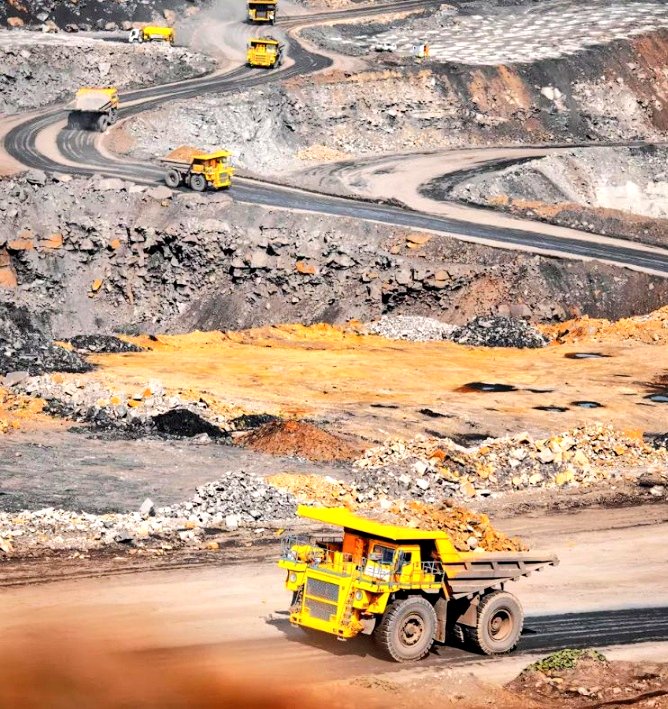 rkmtimes's tweet image. JUST IN🇸🇩🇦🇪🔥 Sudan has $600b worth Natural resources, #Gold and Oil and West want to occupy with UAE-US cooperation.

🚨 This is Why UAE-Backrd RSF committing g€nocide in #Sudan and Africa.