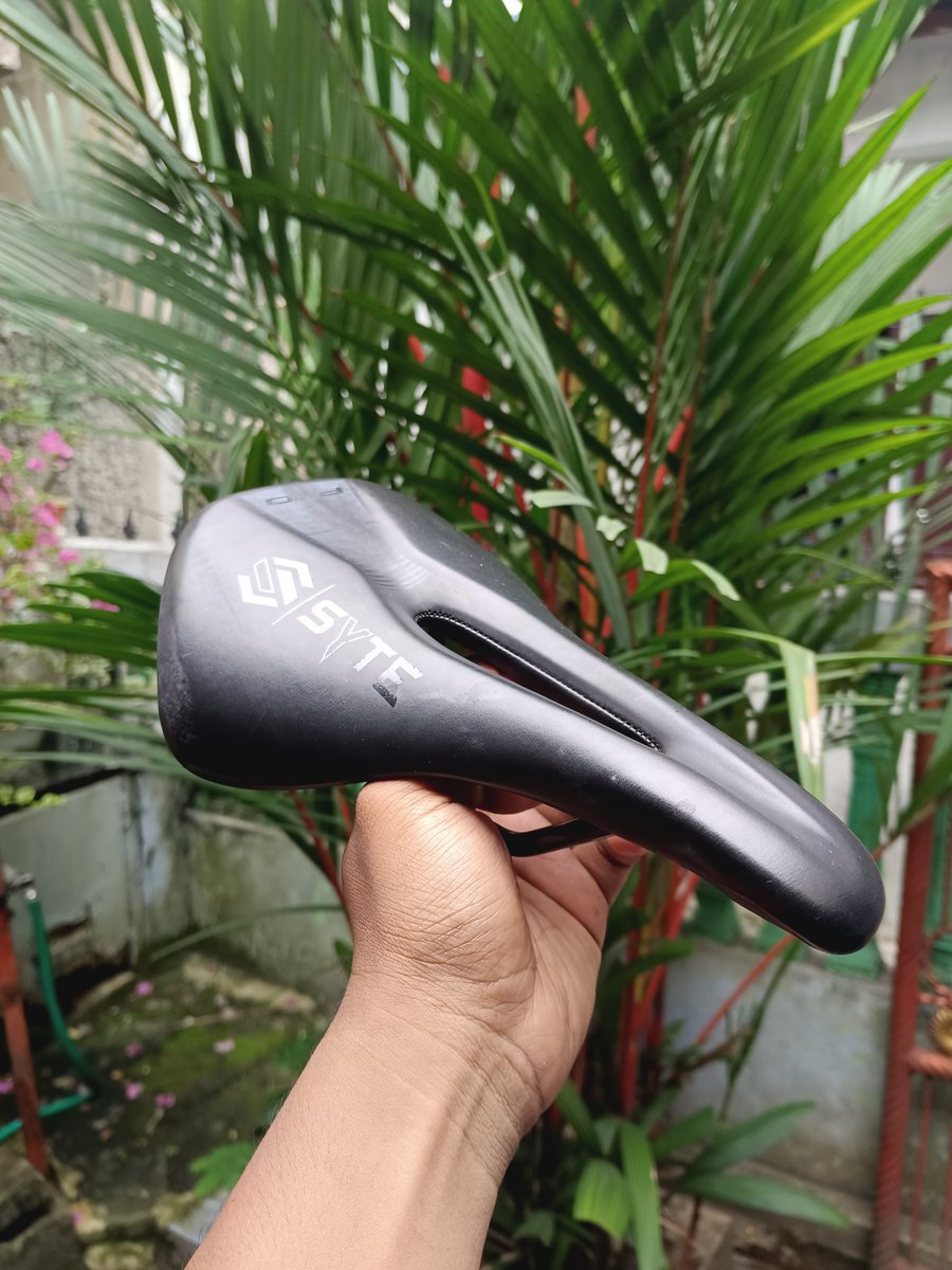 Hadijklmn_'s tweet photo. WTS Saddle Syte Pro ST-G167 panjang 25cm short nose lebar ±15-16cm, harga 140k nego #fnfjb https://t.co/Xt0ITK2PaE