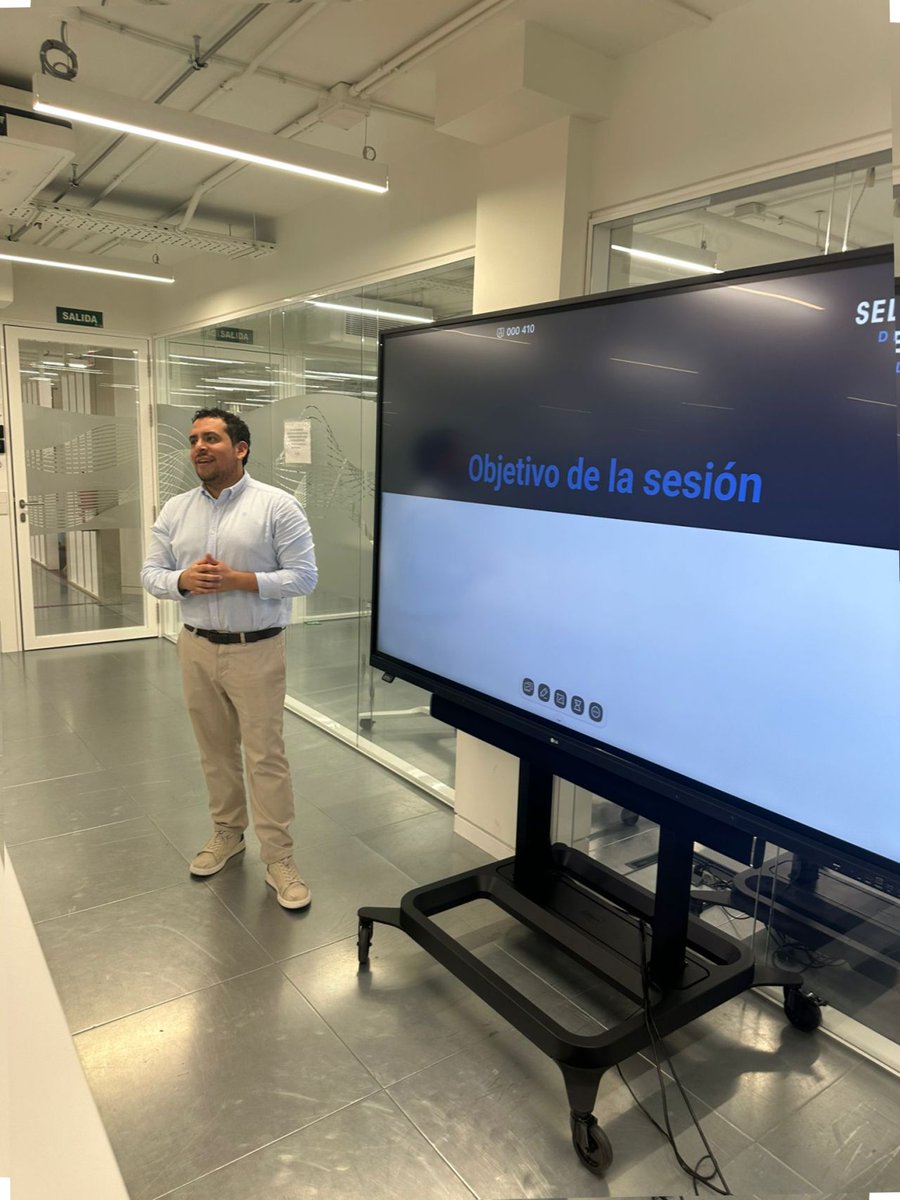 Del aula al mercado laboral 🚀
Sesión sobre empleabilidad con Carolina Cazalbon y Luis Valdivia Risco de <a href="/digital_selecta/">Selecta Digital</a>  💼
#IDDigitalSchool #UCJC