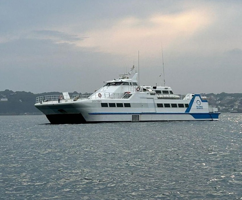gsyharbours's tweet photo. Today marks the last journey of the year for Islands Unlimited who has carried over 27,000 passengers to and from Jersey since launching in June.  We're proud to have supported its first operational season and are looking forward to welcoming San Pawl back in 2026! https://t.co/anS4qIQ9Vu