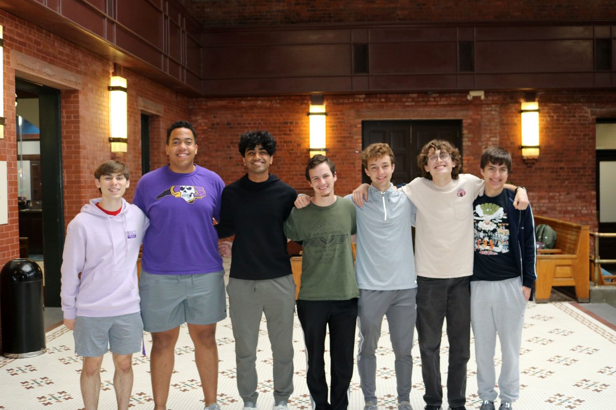 Our sophomore #BrinkleyLane Scholars took on DC and all it had to offer during fall break. 

From touring the Pentagon and the Capitol to checking out art and filming a few TikToks, they solidified their cohort bond 💜