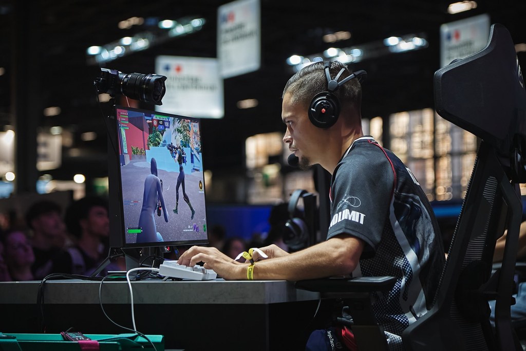 ROG France tweet media