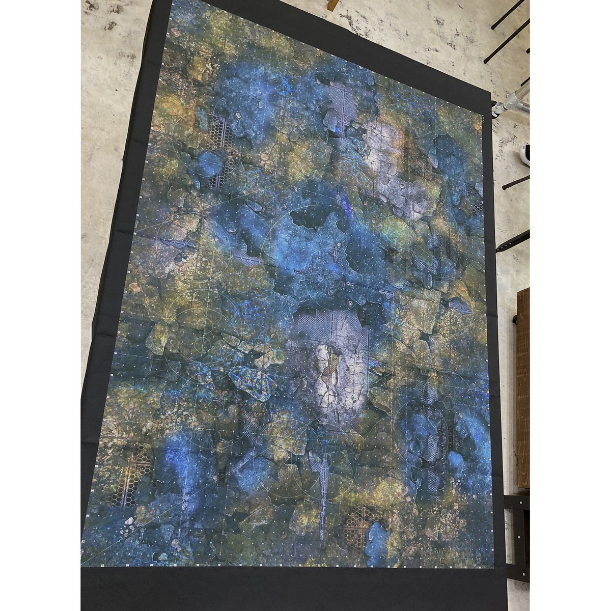 大変お待たせいたしました
バトルマット ＜プラス＞販売開始いたしました
もし在庫がなくなってもすぐ再生産しますのでぜひお待ちください
よければテレインシート＜透明＞とセットでどうぞ