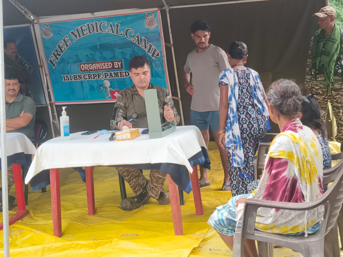 151bncrpf's tweet photo. E/151 Bn #CRPF organized a Free Medical Camp at FOB Koragutta today.Villagers received check-ups &amp; free medicines. Sweets &amp; smiles for all children!Heartfelt gratitude fm locals reflects CRPF’s commitment as both protector&amp; caretaker for the community.
@CTGSECTORCRPF
@WSCRPF2016 https://t.co/nWGKVfJ2kS