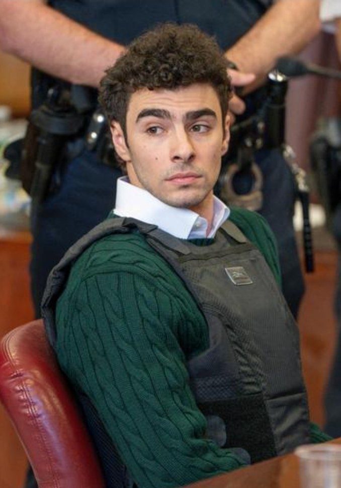 Qd tu cotises à la sécu, les frais de gestion sont de 3%, le reste va ds les soins.
Ds un monde sans sécu, tu cotiseras à une assurance privée, qui fera tt pour ne pas te rembourser, avec 22% de frais de gestion pour rémunérer des actionnaires.
Tu paies plus, on te soignes moins.